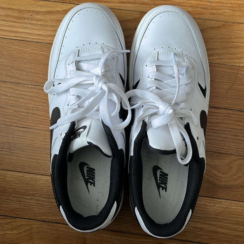 Nike Gamma Force women low sneakers 8 EUC white black - Picture 11 of 16